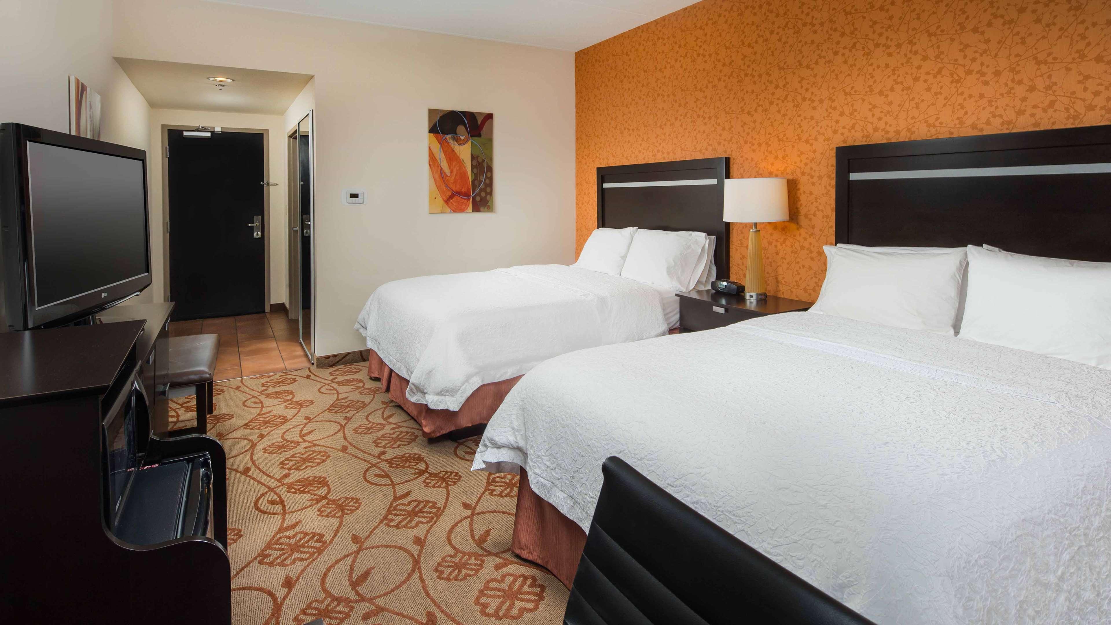 Hampton & Downtown Hotel 3*