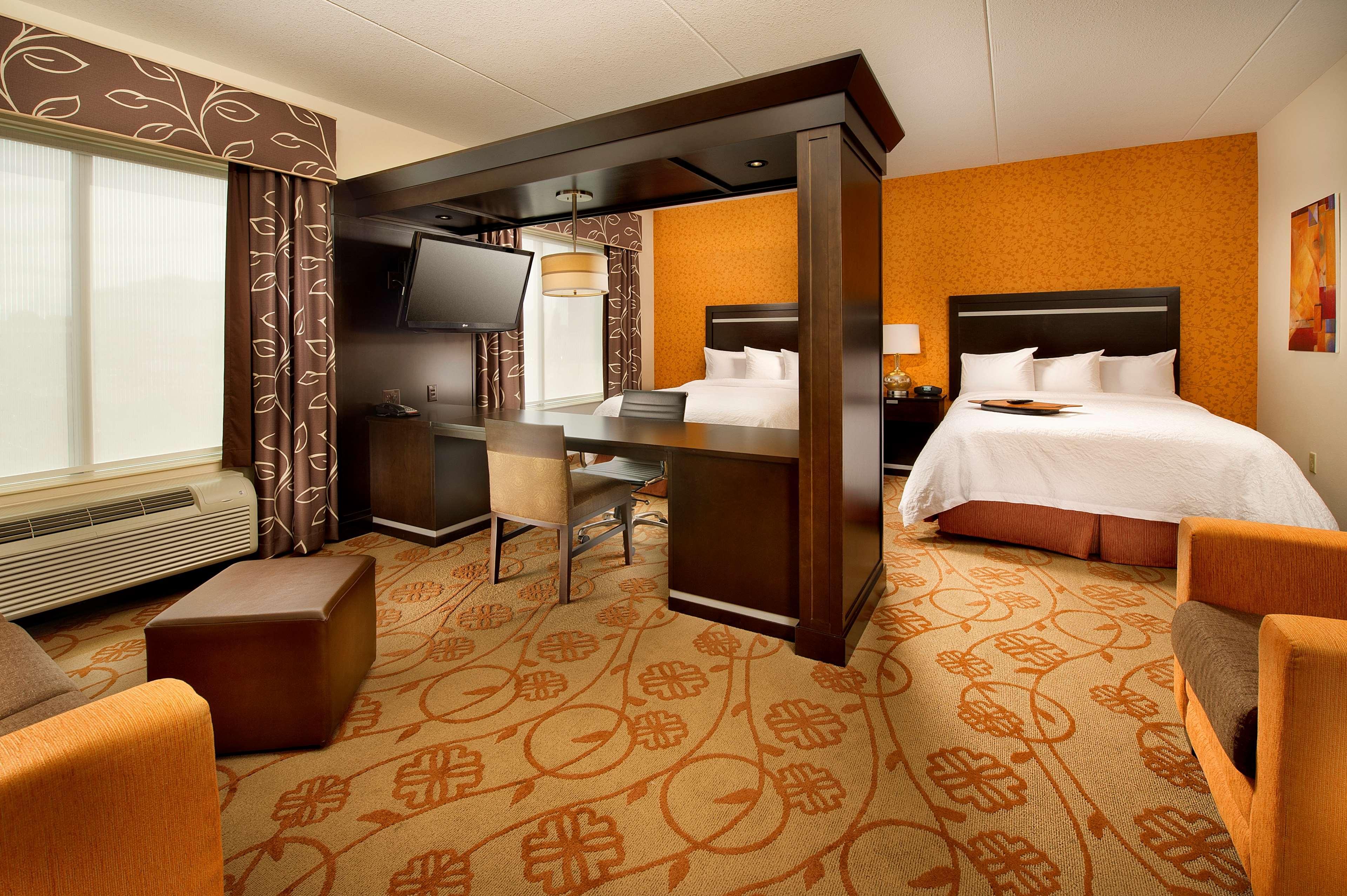 Hampton & Downtown Hotel