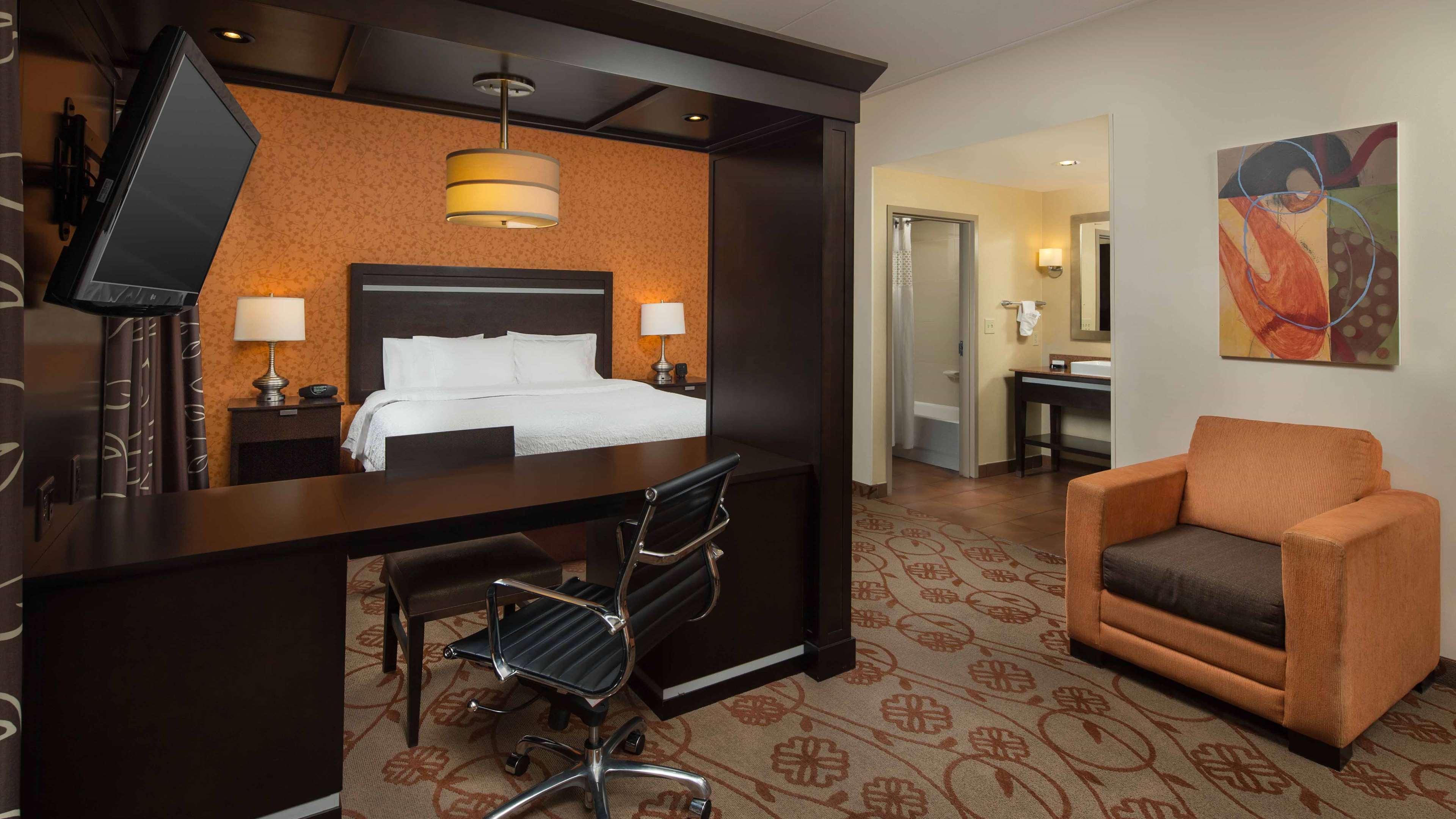 Hampton & Downtown Hotel