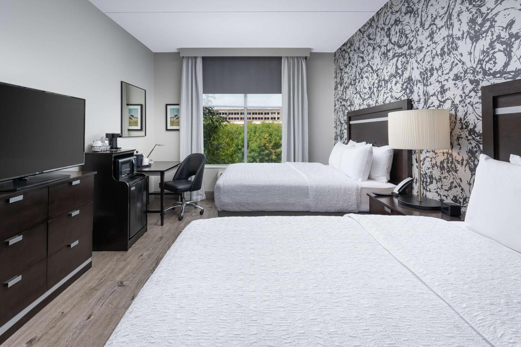 Hampton & Downtown Hotel 3*
