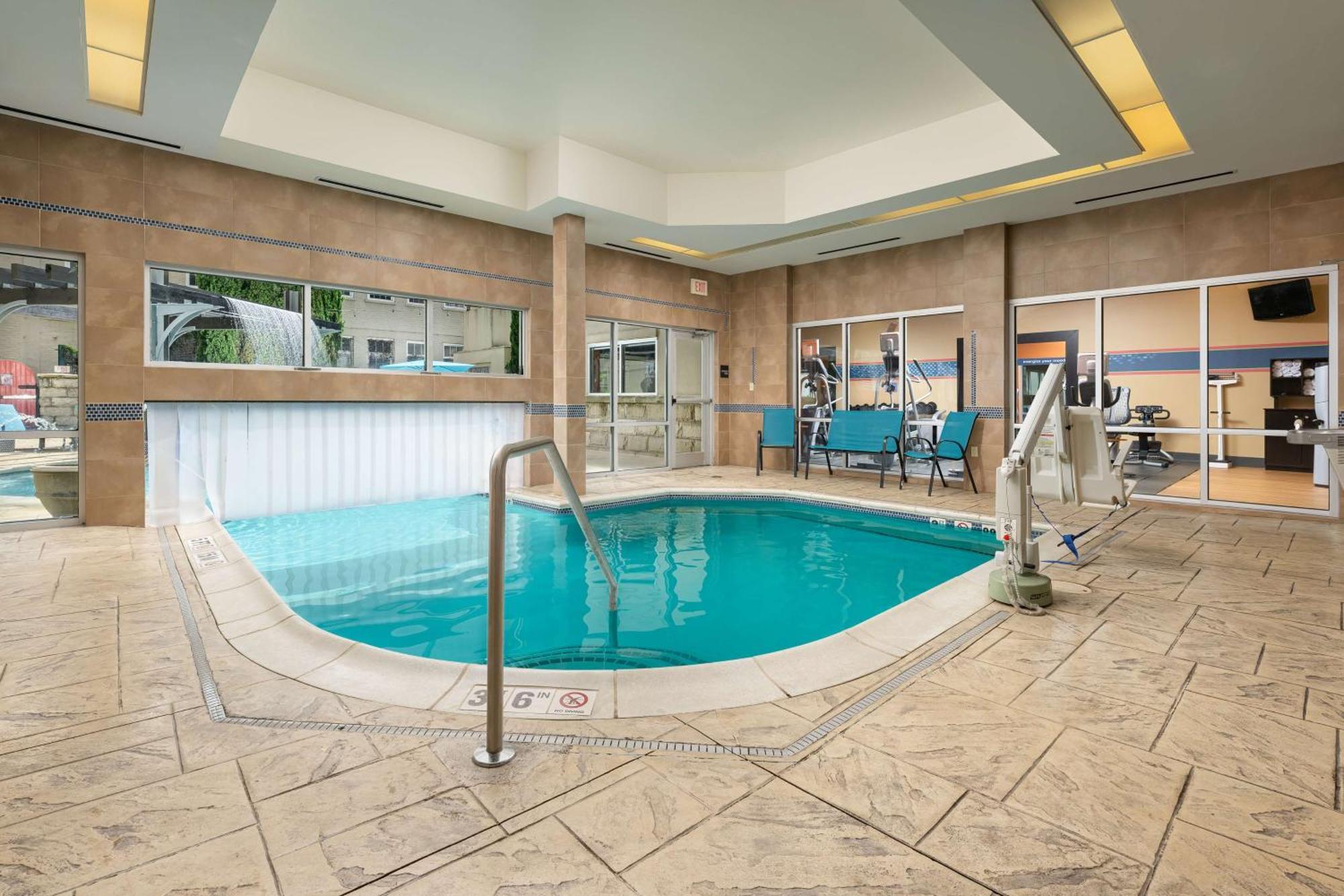 Hampton & Downtown 3*