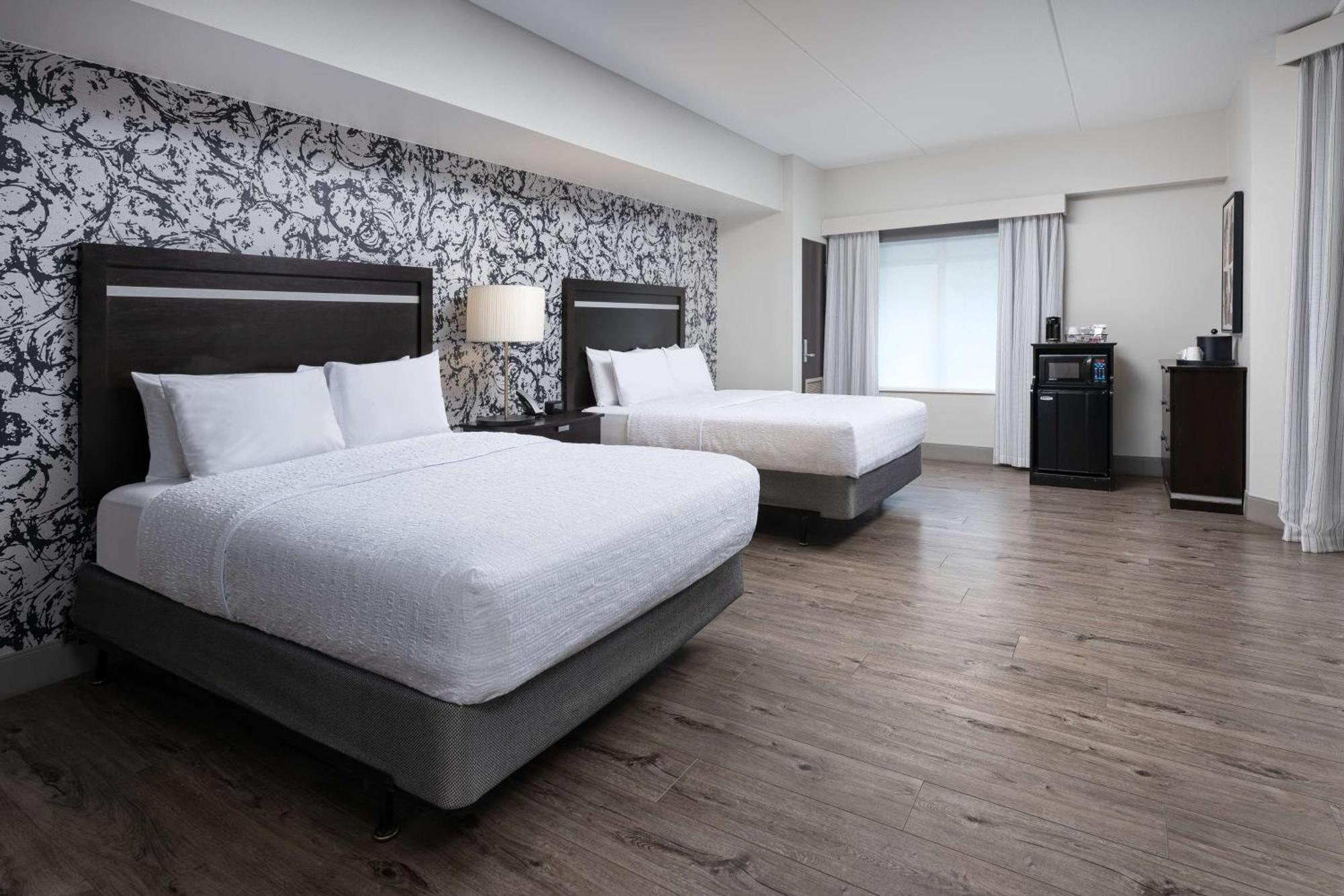 Hampton & Downtown Hotel 3*