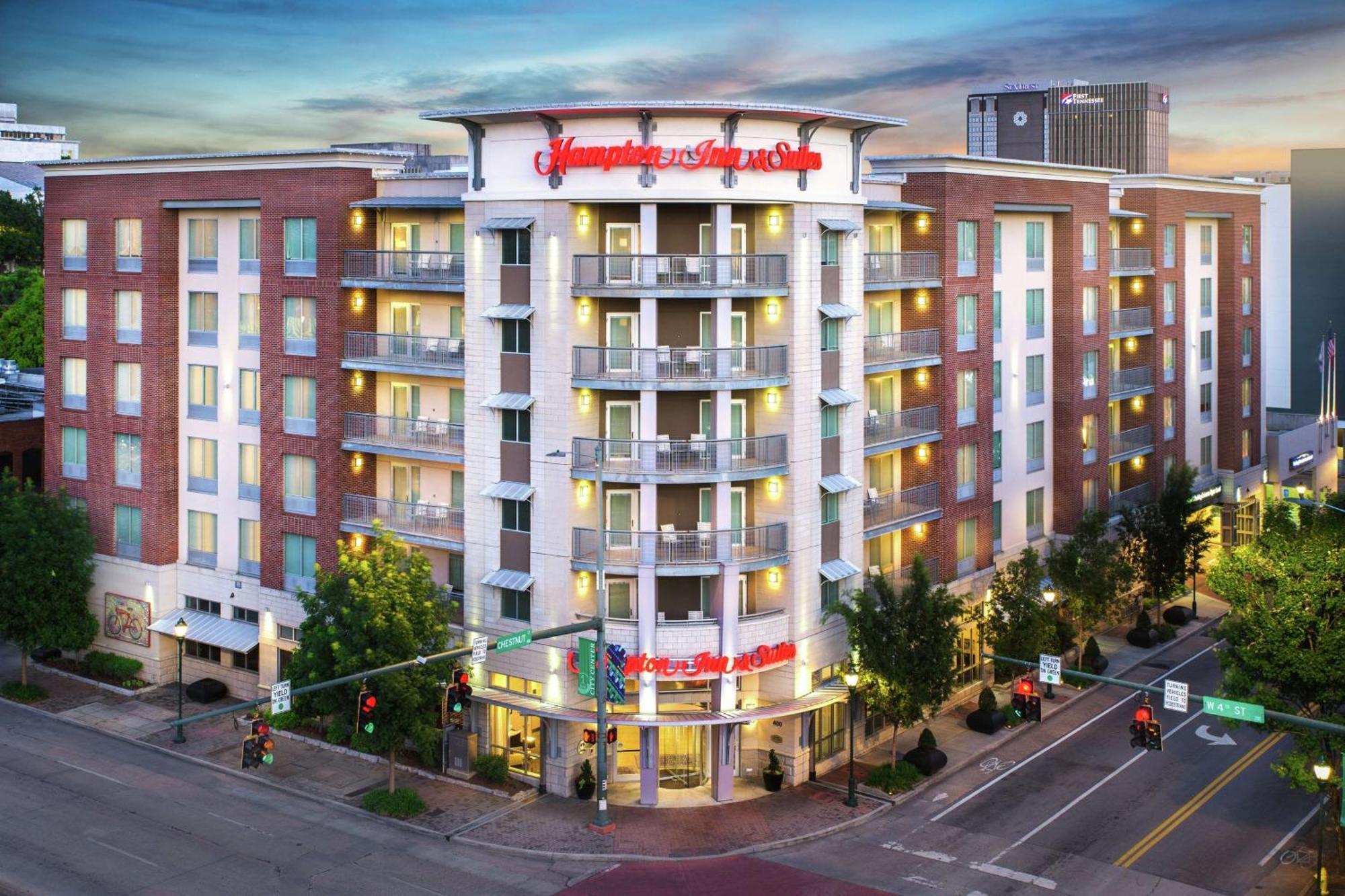 Hampton & Downtown Hotel 3*