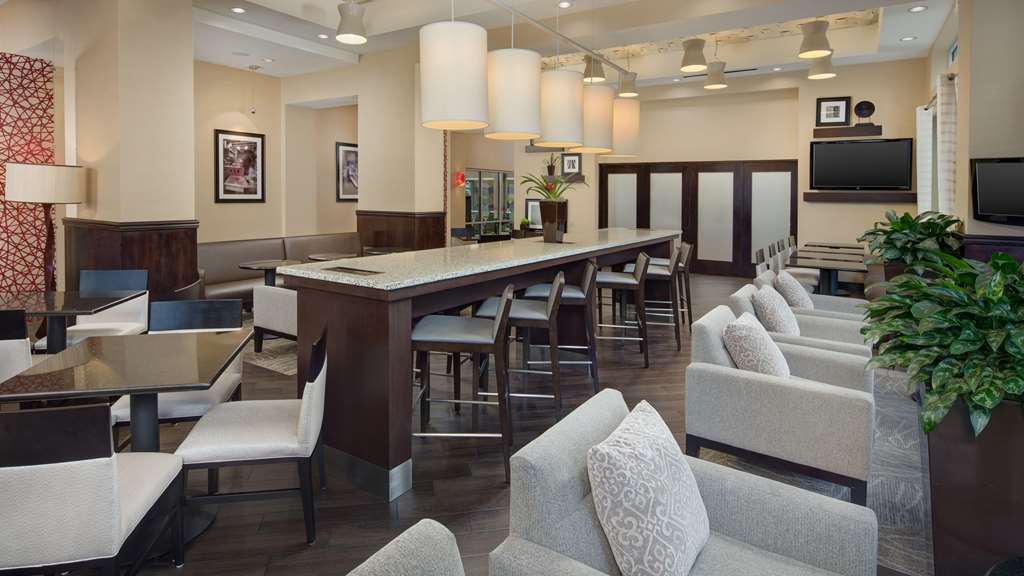 Hampton & Downtown Hotel 3*